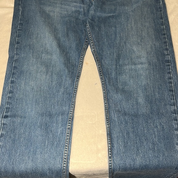 Levi Strauss 38/32 Straight Jeans - Picture 7 of 7
